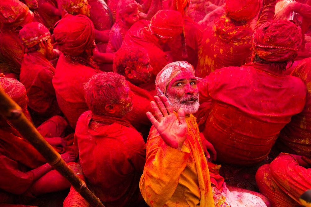 6 Ways to Take Care of Your Skin After You’ve Played Holi - Seniors Today