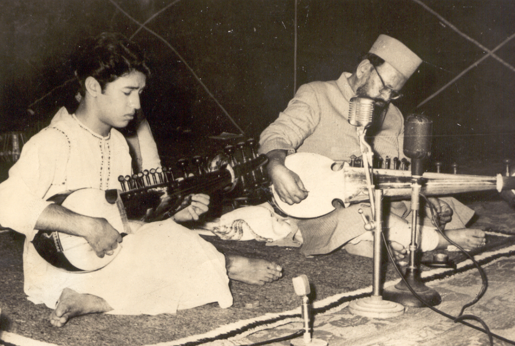 Amjad Ali Khan & his father Haafiz Ali Khan (1)