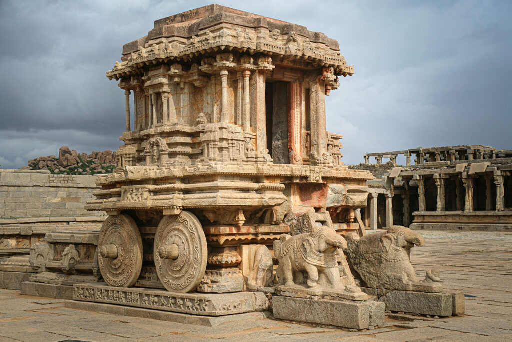 19_Garuda Shrine (Wheeled Chariot form) in Vitthala temple complex 1v2