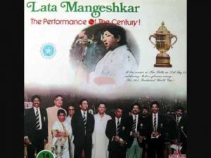 Bharat Vishwa Vijeta - Lata Mangeshkar singing with 1983 cricket team