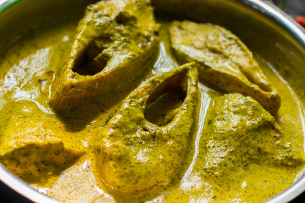 Seniors Kitchen: Bhapa pomfret, a Bengali fish recipe