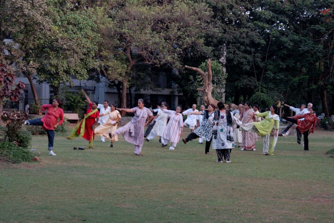 Benefits of Exercising In Groups Exercise in groups